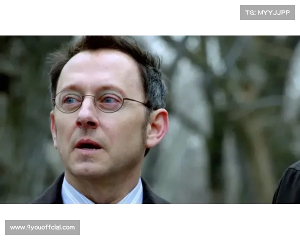 埃苏曼苏醒瞬间全场长舒一口气，卡特罗尔KO胜利蒙上灰色